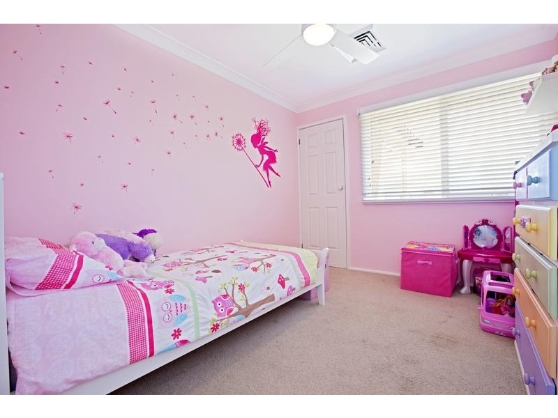 26 Pickett Avenue, Minto NSW 2566