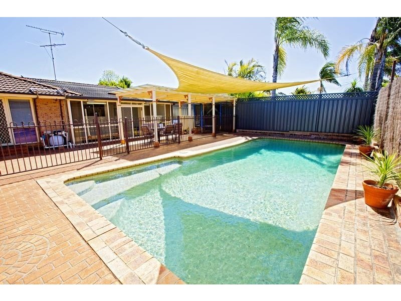 26 Pickett Avenue, Minto NSW 2566