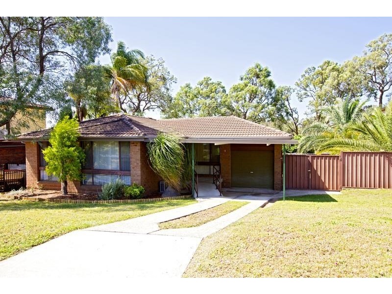 9 Adrian Street, Macquarie Fields NSW 2564