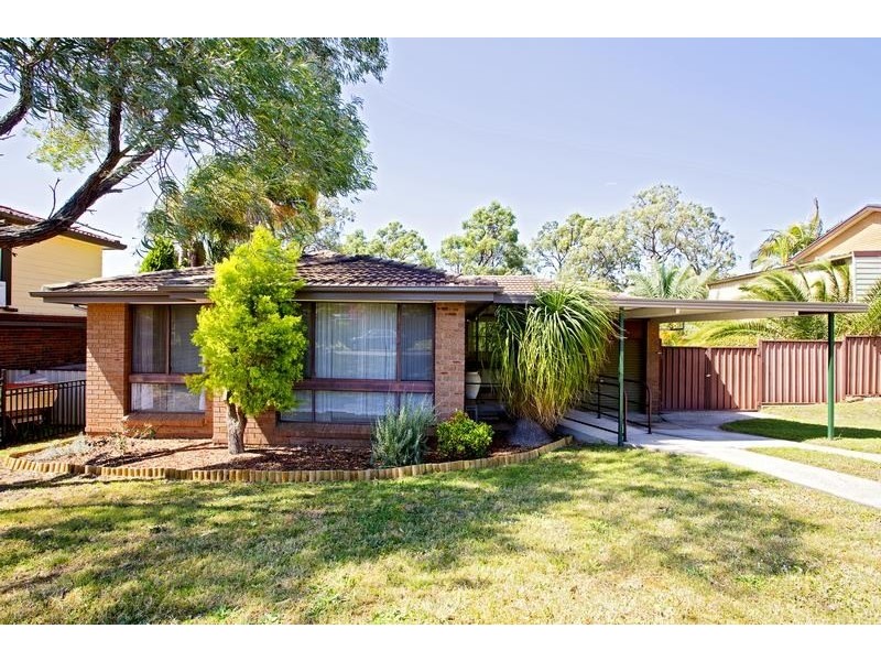 9 Adrian Street, Macquarie Fields NSW 2564