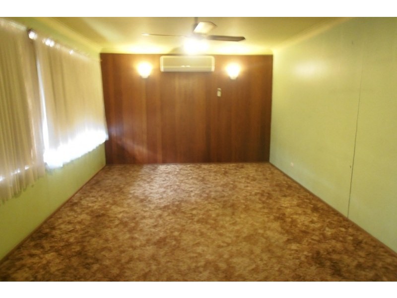 2 Horbling Avenue, Georges Hall NSW 2198