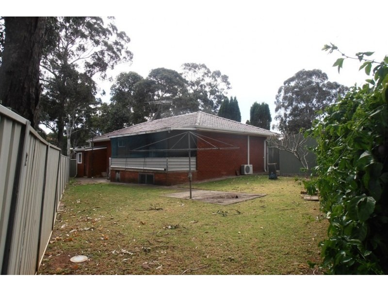 2 Horbling Avenue, Georges Hall NSW 2198