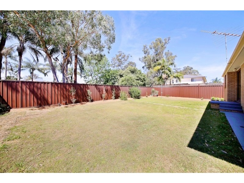 9 Pelargonium Crescent, Macquarie Fields NSW 2564