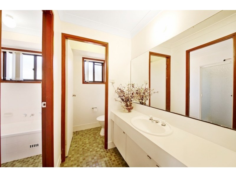 9 Pelargonium Crescent, Macquarie Fields NSW 2564