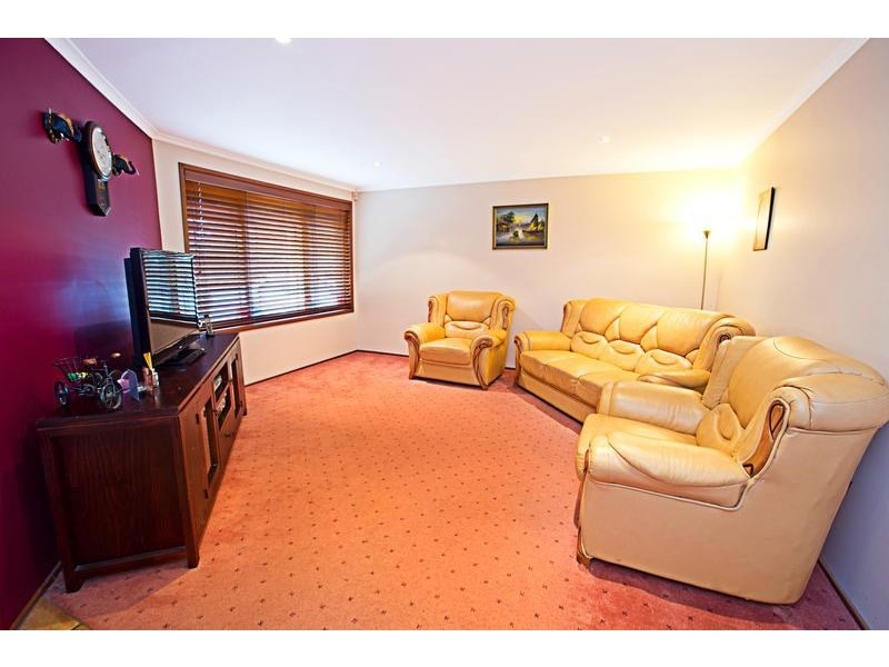 4 Berliet Place, Ingleburn NSW 2565