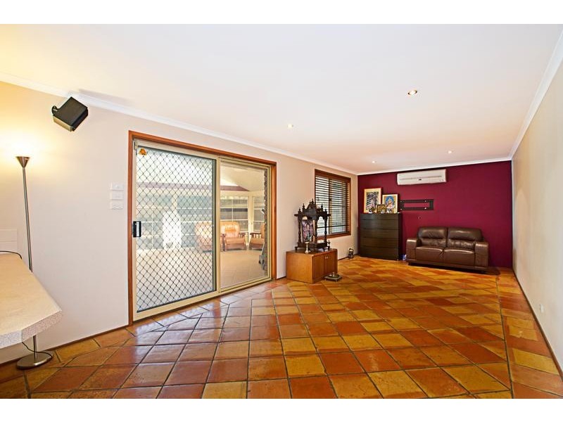 4 Berliet Place, Ingleburn NSW 2565