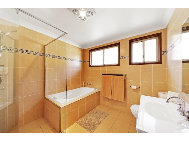11 Lancia Drive, Ingleburn NSW 2565