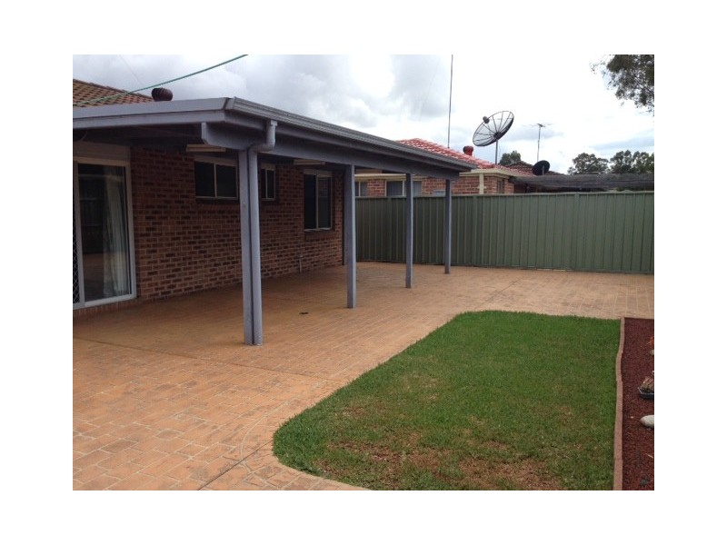 24 Vauxhall Place, Ingleburn NSW 2565