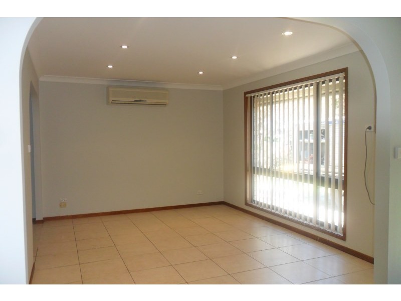 6 Kidd Place, Minto NSW 2566