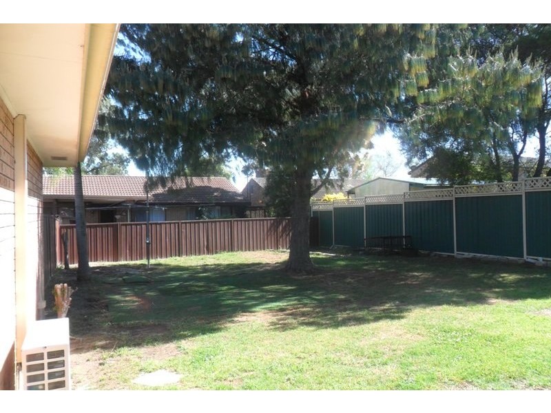 6 Kidd Place, Minto NSW 2566