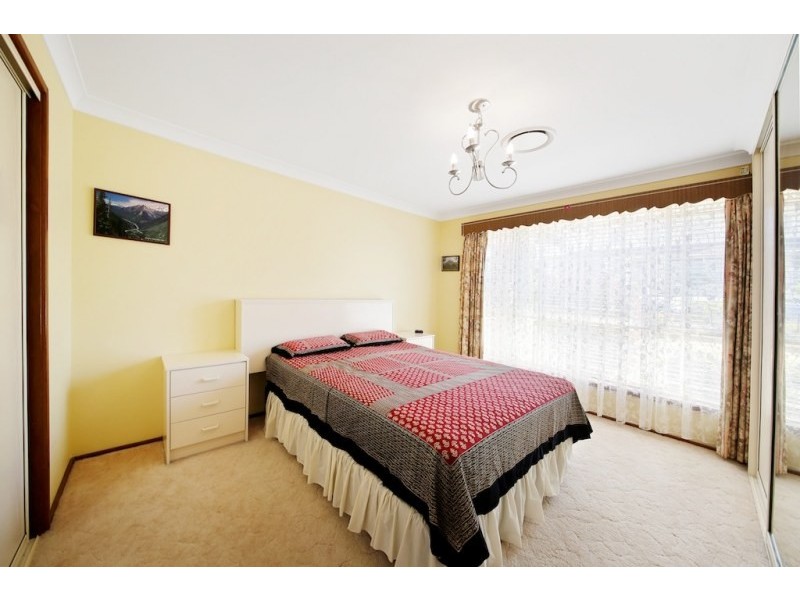 4 Quail Place, Ingleburn NSW 2565