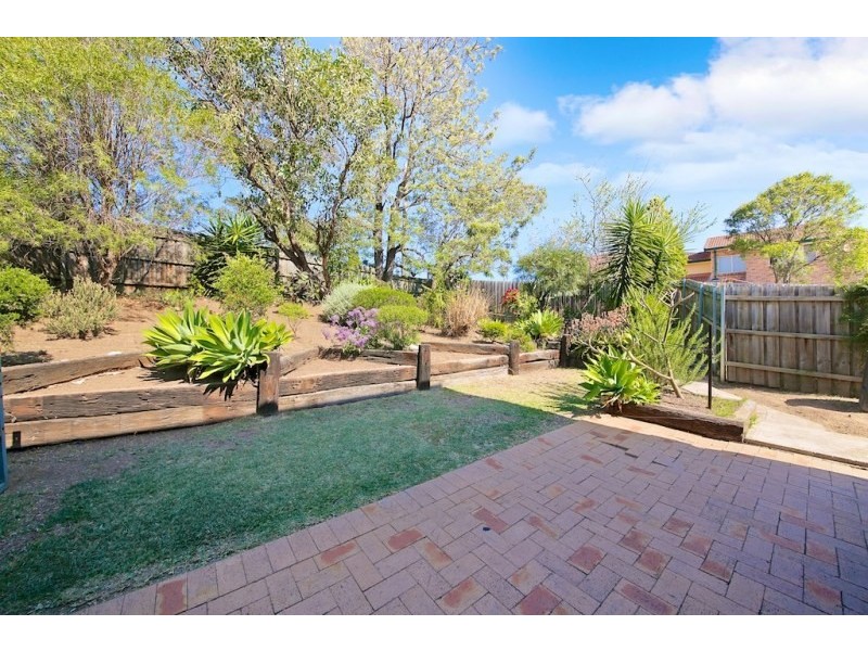 5/6 Jacquinot Place, Glenfield NSW 2167