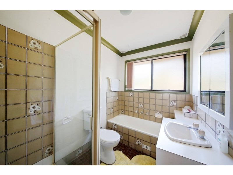 5/6 Jacquinot Place, Glenfield NSW 2167