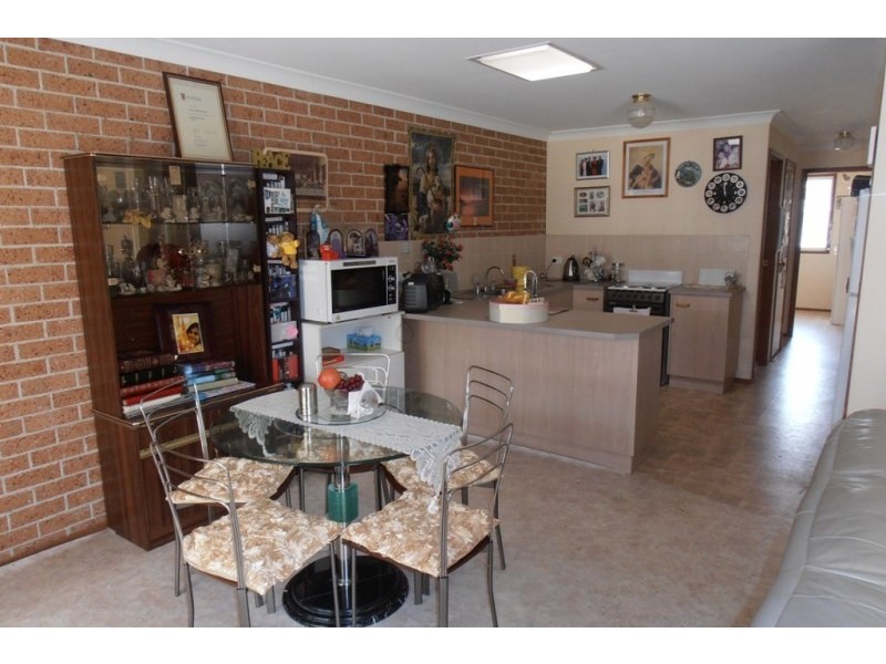 7B Valentine Place, Rosemeadow NSW 2560