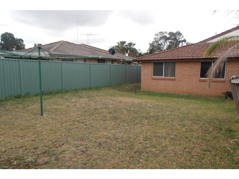 7B Valentine Place, Rosemeadow NSW 2560
