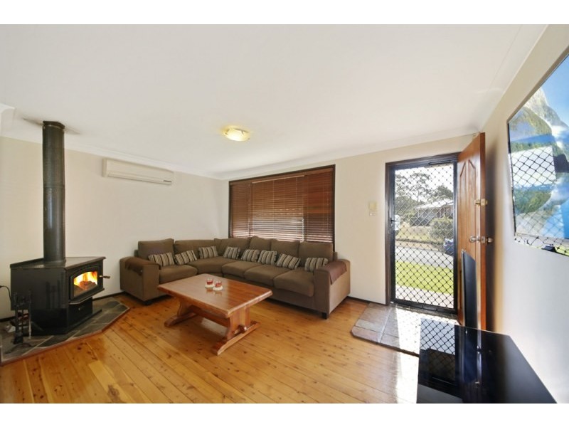 128 Helicia Road, Macquarie Fields NSW 2564