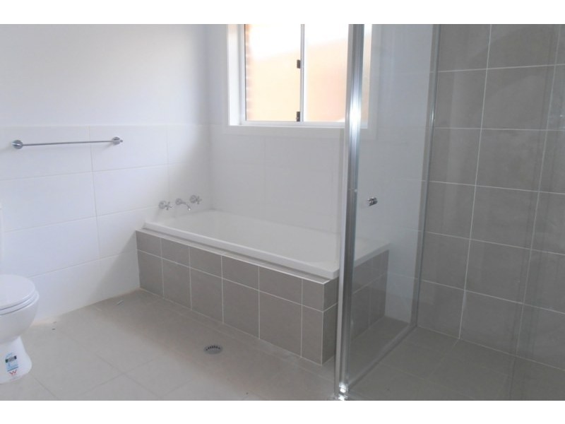 1/Part 10 Drumalbyn Street, Ingleburn NSW 2565