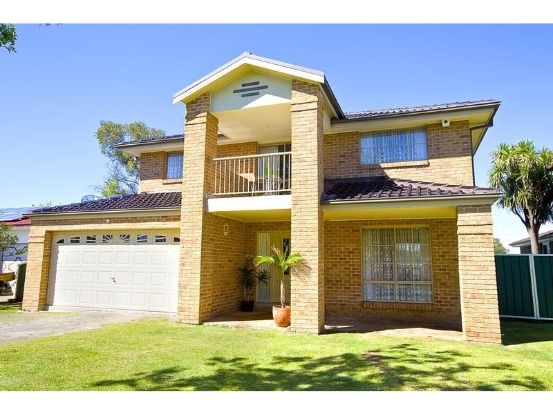 42 Livingstone Avenue, Ingleburn NSW 2565