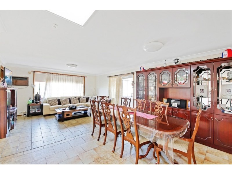 8 Owl Place, Ingleburn NSW 2565