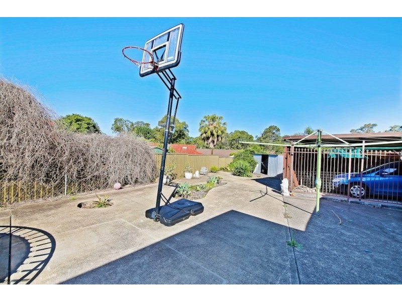 8 Owl Place, Ingleburn NSW 2565