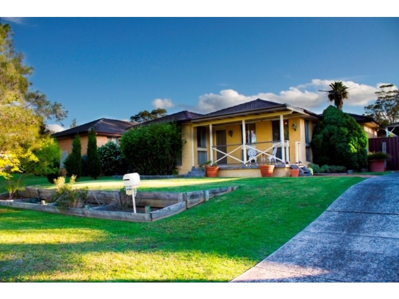 16 Mentha Place, Macquarie Fields NSW 2564