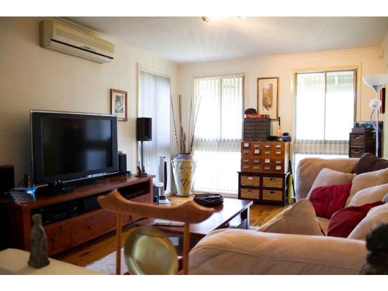 16 Mentha Place, Macquarie Fields NSW 2564