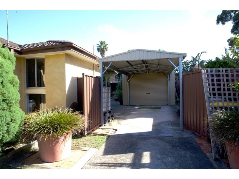 16 Mentha Place, Macquarie Fields NSW 2564