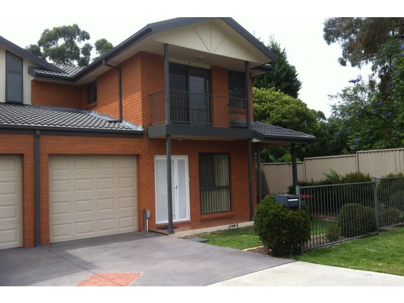 1/2 Myee Road, Macquarie Fields NSW 2564