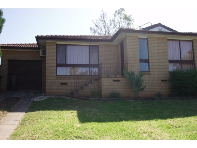 17 Meteor Place, Raby NSW 2566