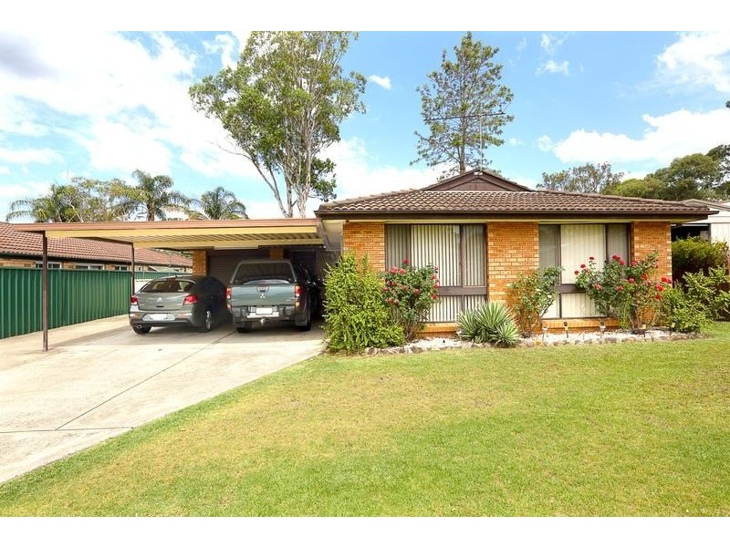 33 Evelyn Street, Macquarie Fields NSW 2564