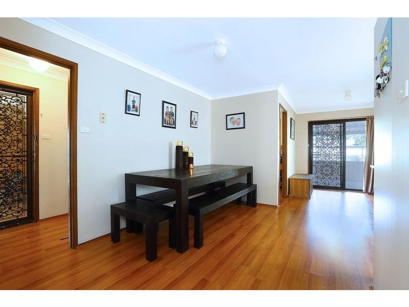 33 Evelyn Street, Macquarie Fields NSW 2564