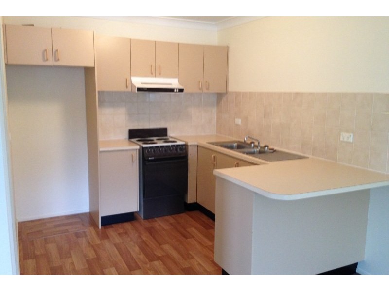 1/2 Amber Place, Eagle Vale NSW 2558