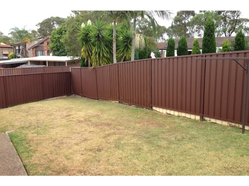 1/2 Amber Place, Eagle Vale NSW 2558