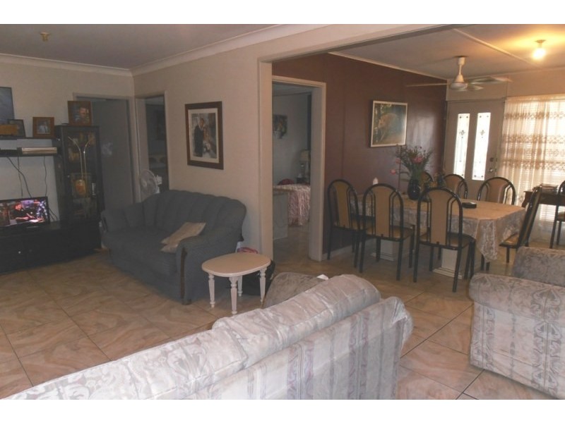 75 Fifth Avenue, Austral NSW 2179