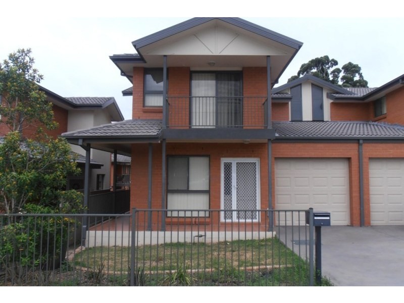 2/2 Myee Road, Macquarie Fields NSW 2564