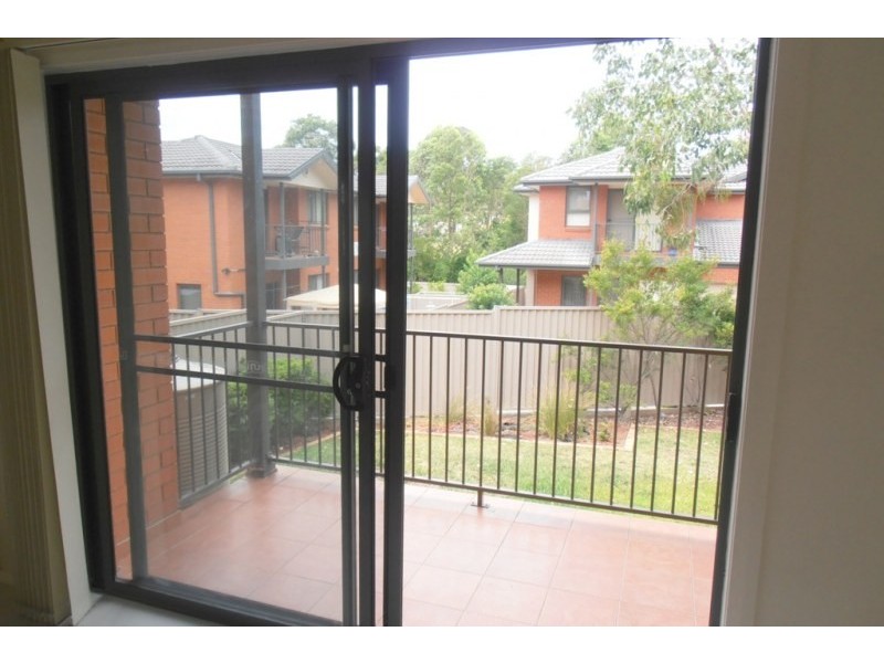 2/2 Myee Road, Macquarie Fields NSW 2564