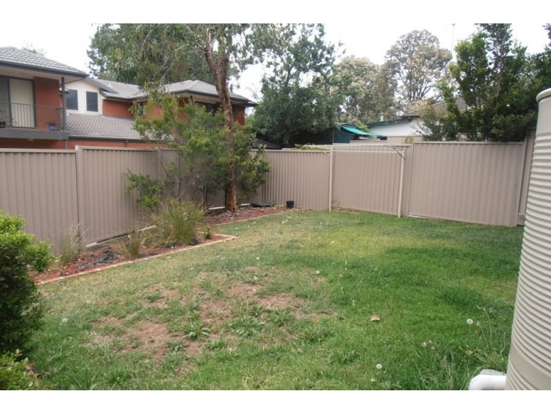 2/2 Myee Road, Macquarie Fields NSW 2564