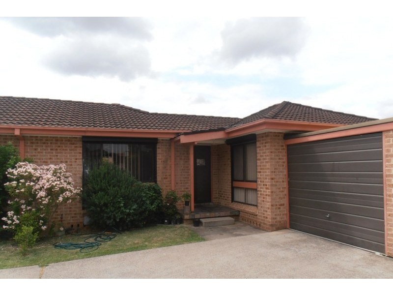 11/65 Fuchsia Crescent, Macquarie Fields NSW 2564