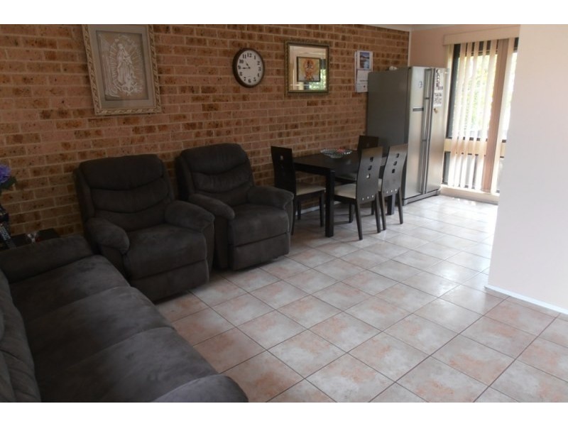 11/65 Fuchsia Crescent, Macquarie Fields NSW 2564