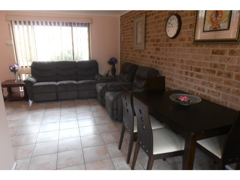 11/65 Fuchsia Crescent, Macquarie Fields NSW 2564