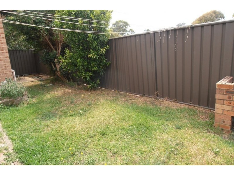 11/65 Fuchsia Crescent, Macquarie Fields NSW 2564