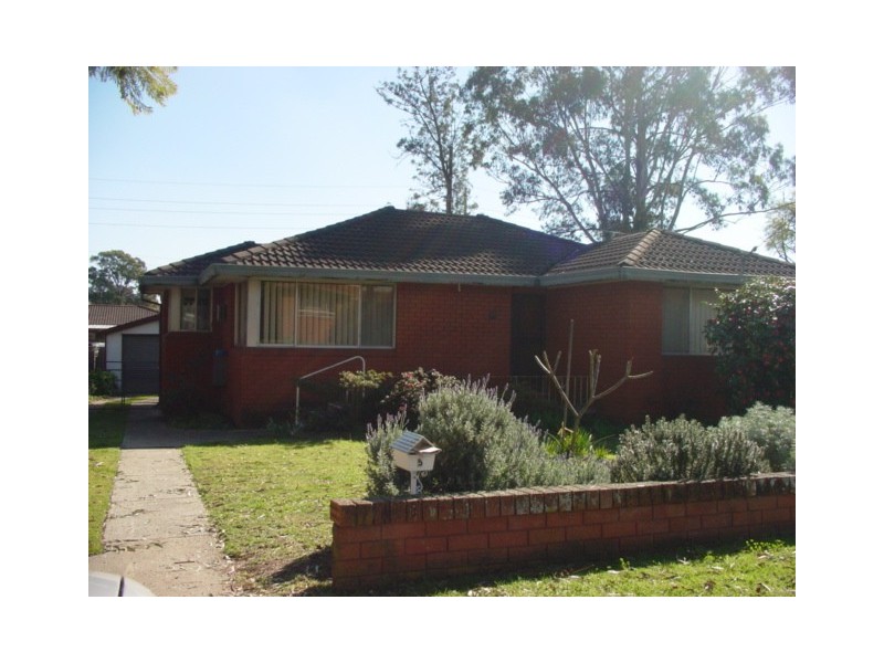 5 Carinda Street, Ingleburn NSW 2565