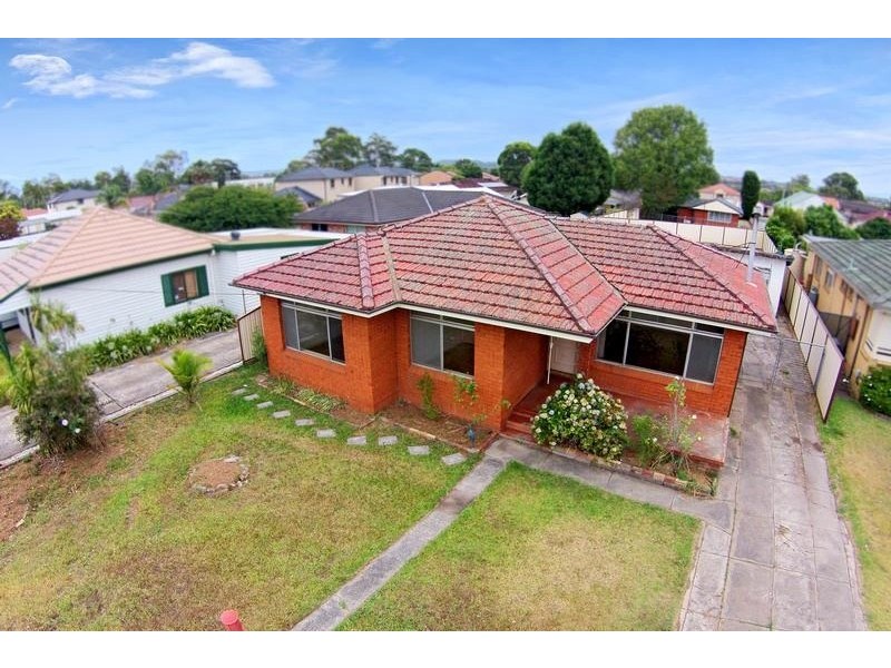 8 Pritchard Road, Macquarie Fields NSW 2564