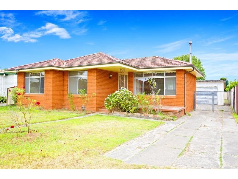 8 Pritchard Road, Macquarie Fields NSW 2564