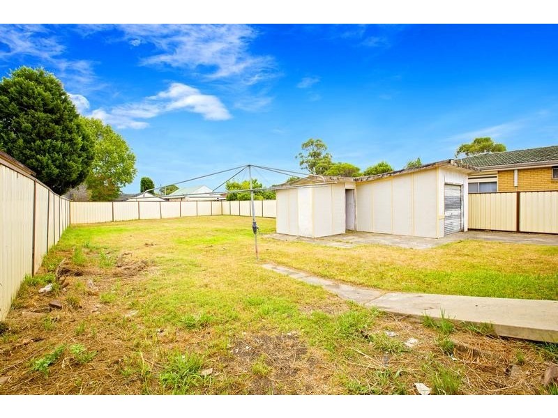 8 Pritchard Road, Macquarie Fields NSW 2564