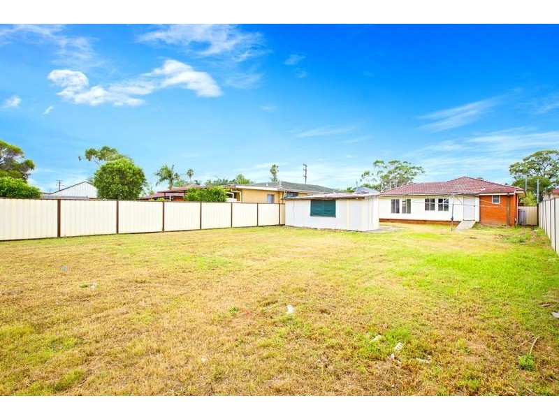 8 Pritchard Road, Macquarie Fields NSW 2564