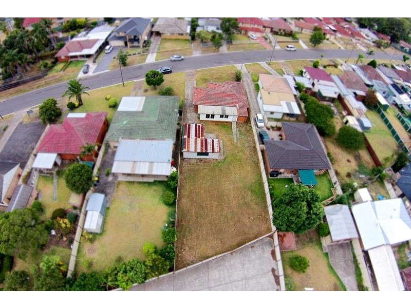 8 Pritchard Road, Macquarie Fields NSW 2564