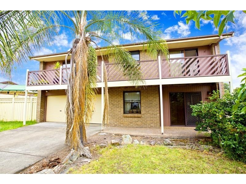 16 Curl Curl Place, Woodbine NSW 2560
