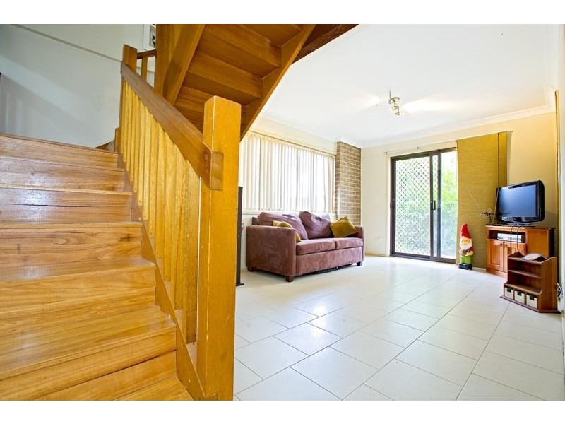 16 Curl Curl Place, Woodbine NSW 2560