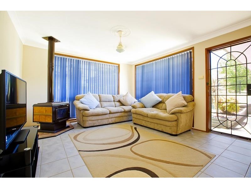 2/60 Fenton Crescent, Minto NSW 2566